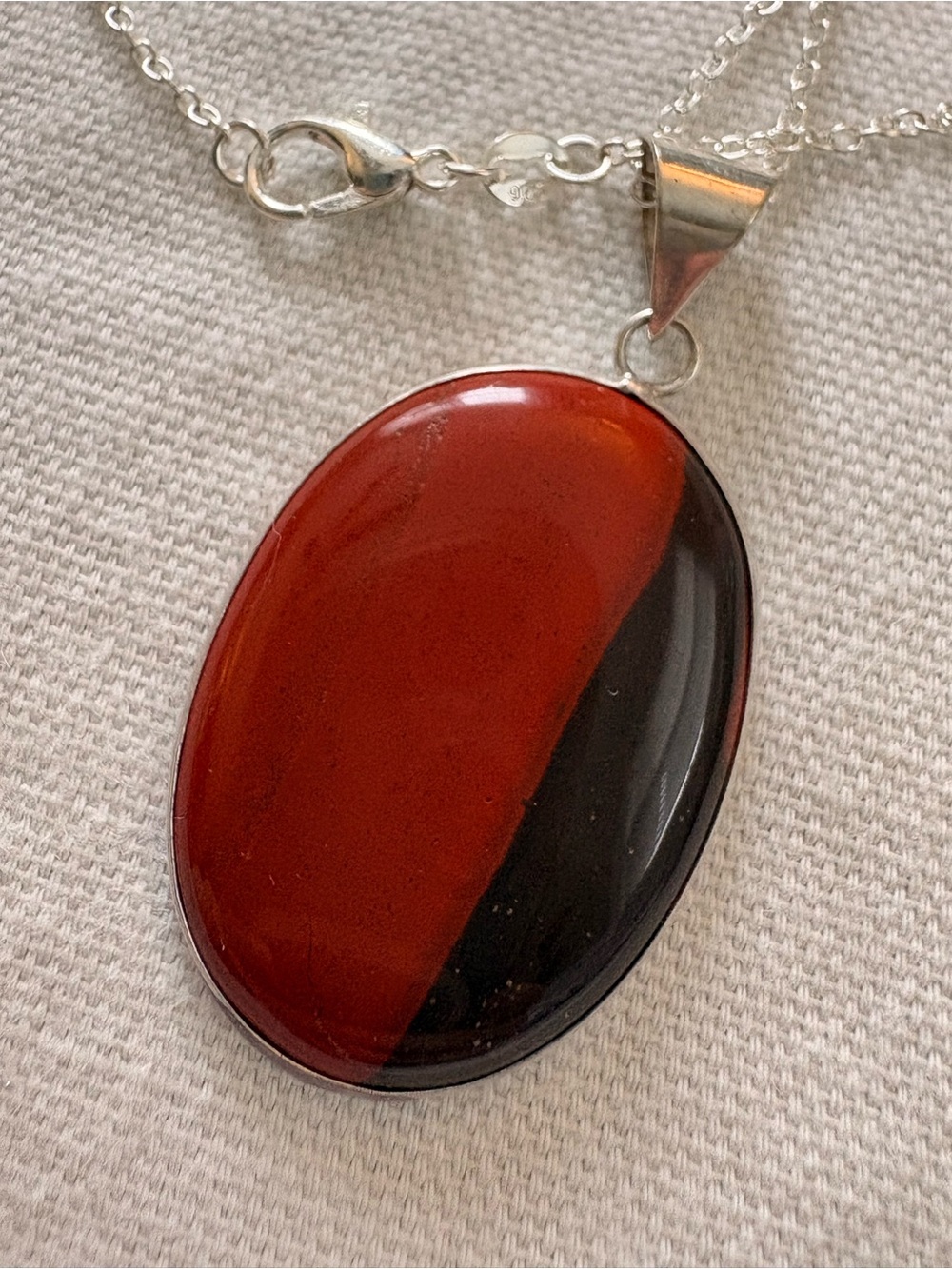 Sonora Sunset Stone Red and Black Oval 925 Pendant Necklace